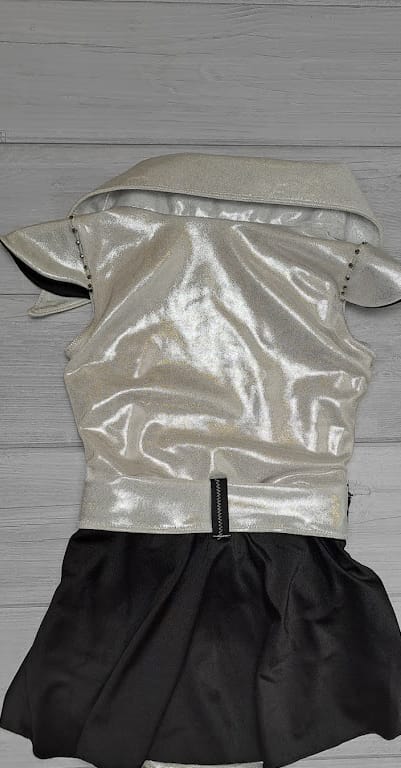 Brittany body dietro