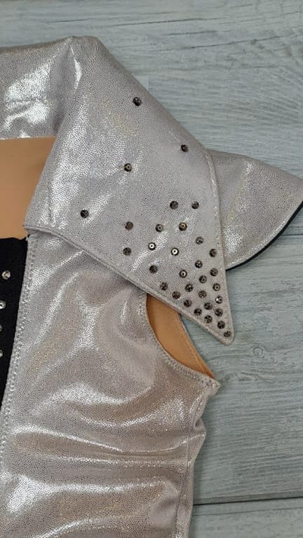 Brittany dettaglio colletto