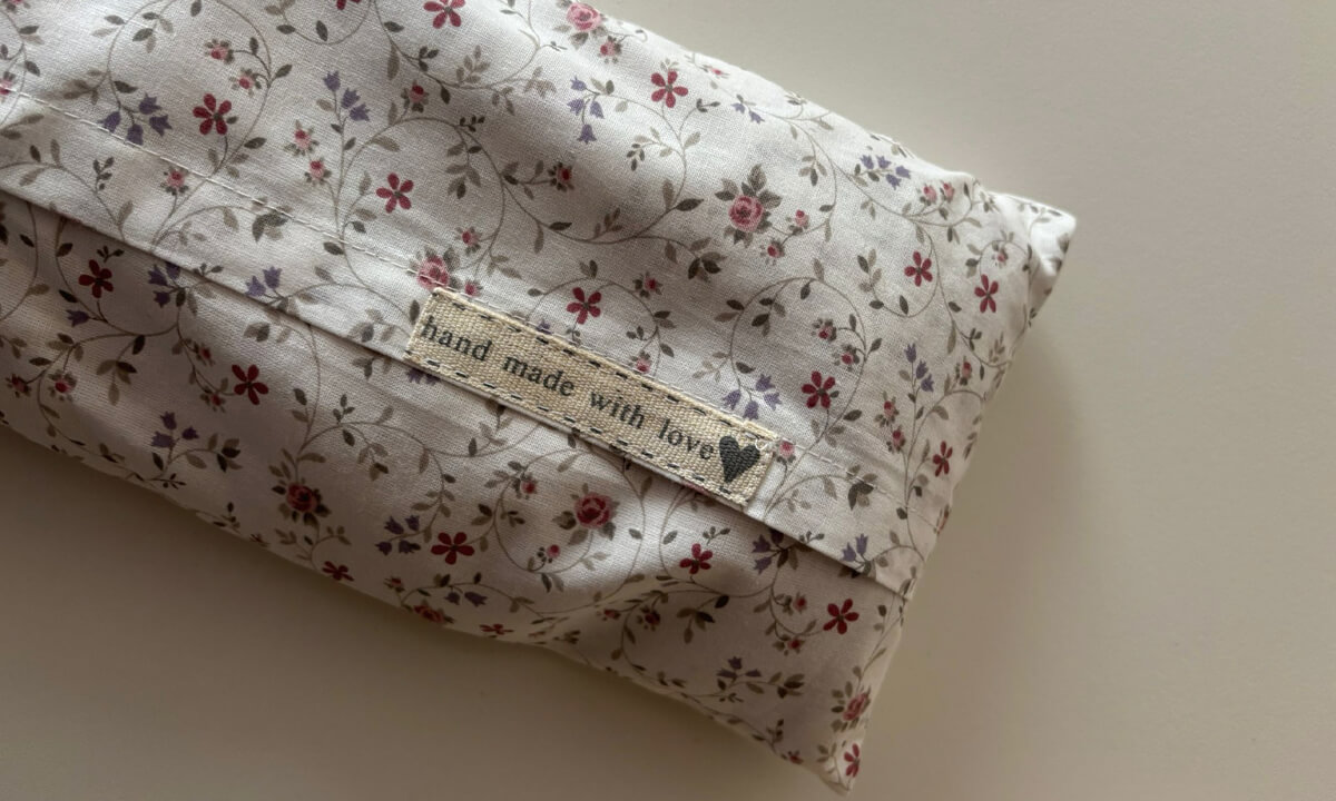 Cuscini terapeutici con noccioli di ciliegia o pula di farro