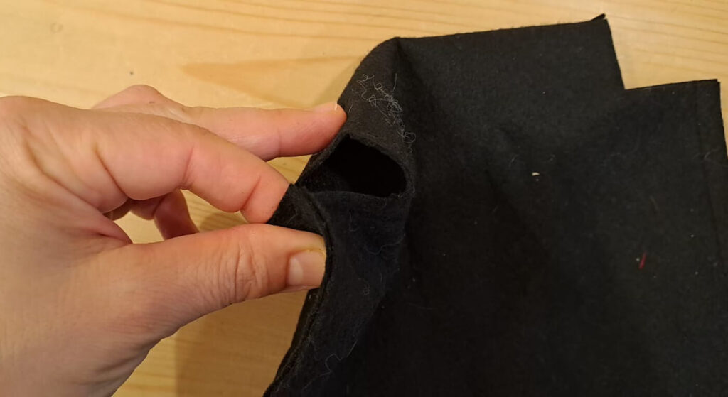 Dettaglio di piega di un angolo della parte interna